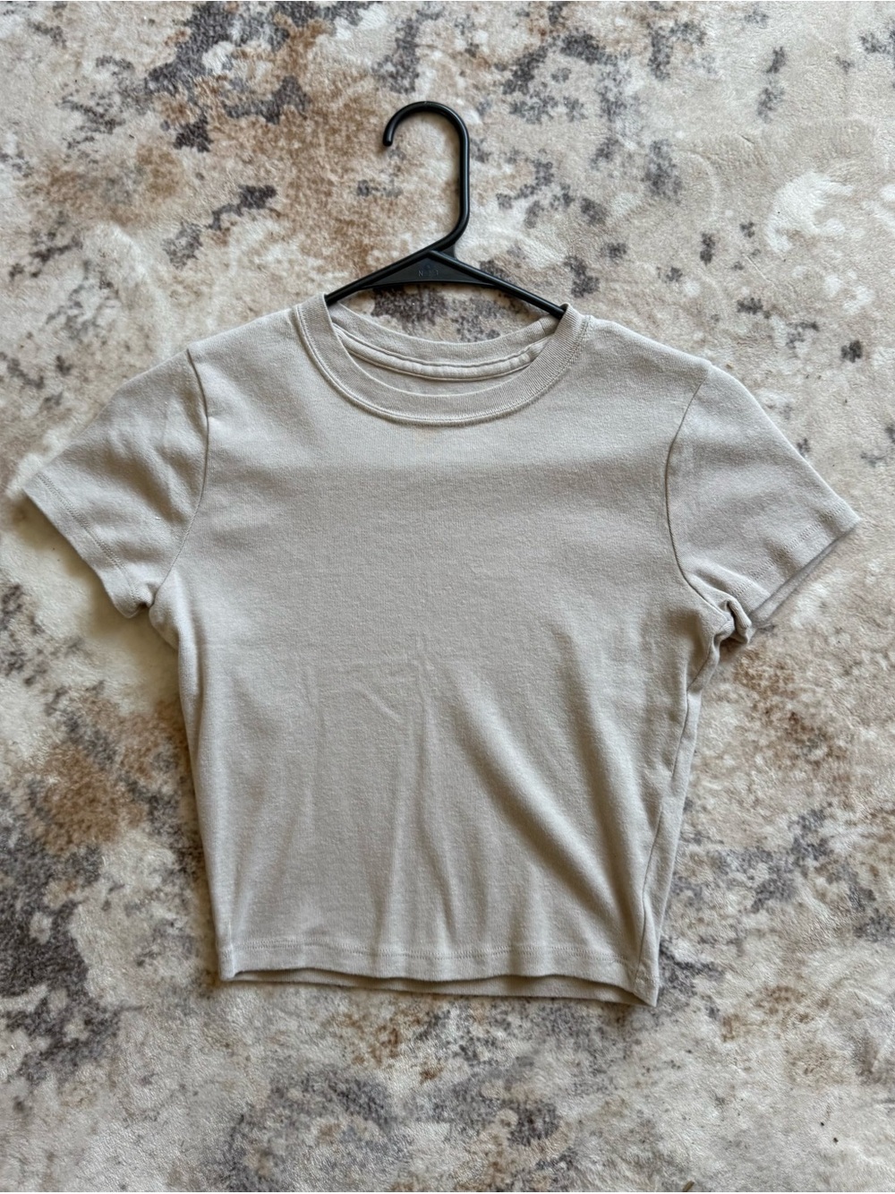 Hollister Short Sleeve Crewneck Tee in Light Taupe